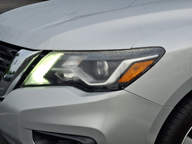 Used 2018 Nissan Pathfinder SV FWD image 9