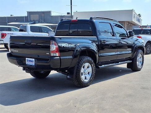 Used 2015 Toyota Tacoma 4x4 Double Cab w/ TRD Sport Package image 7
