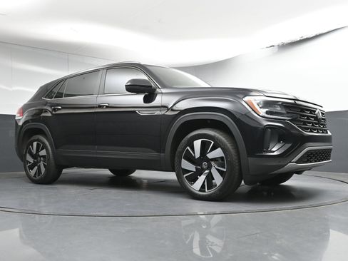 Used 2024 Volkswagen Atlas Cross Sport SE image 23