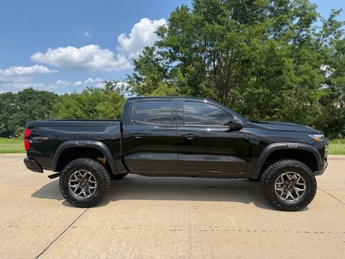 Used 2024 Chevrolet Colorado ZR2 AWD/4WD image 2