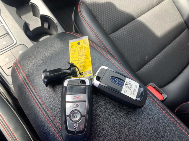 Certified 2025 Ford Escape ST-Line AWD/4WD image 40