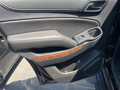 Used 2019 Chevrolet Tahoe Premier AWD/4WD image 17