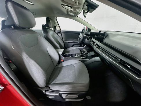 Used 2025 Kia K4 FWD image 29