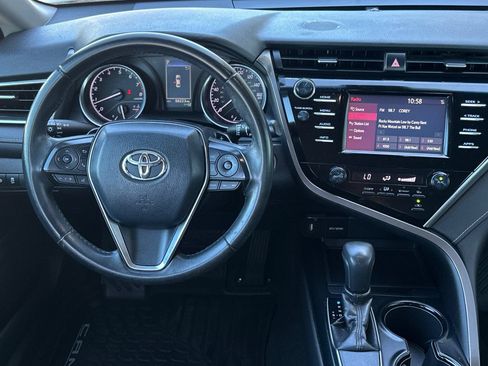 Used 2018 Toyota Camry SE w/ Moonroof Package FWD image 14
