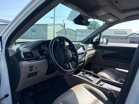 Used 2020 Honda Pilot Touring image 7