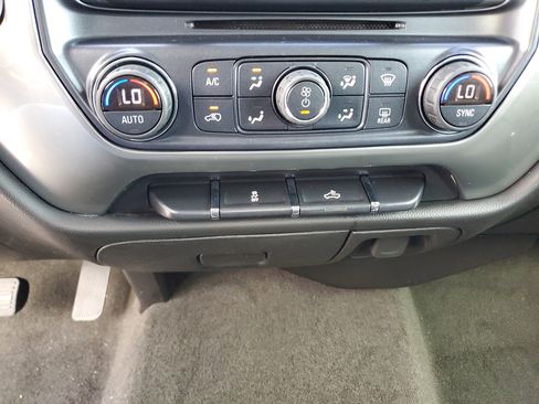 Used 2018 Chevrolet Silverado 1500 LT w/ All Star Edition image 31