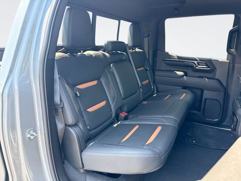 Used 2023 GMC Sierra 1500 AT4 w/ AT4 Premium Package AWD/4WD image 18