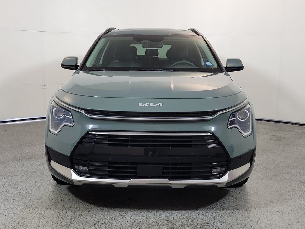 Used 2023 Kia Niro FWD image 2