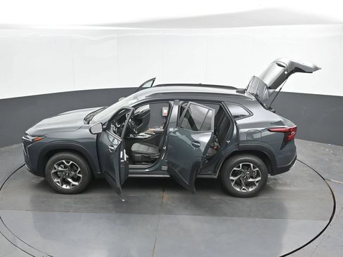 Used 2025 Chevrolet Trax LT w/ LT Convenience Package FWD image 49