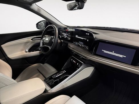 Used 2025 Audi Q5 Prestige image 9