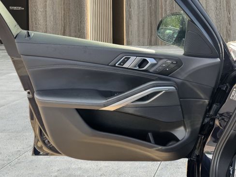 Used 2023 BMW X6 xDrive40i w/ M Sport Package image 18