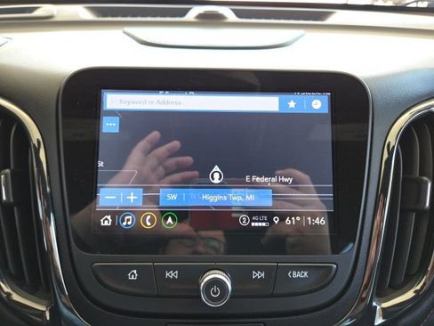 Used 2022 Chevrolet Equinox RS w/ RS Leather Package AWD/4WD image 7