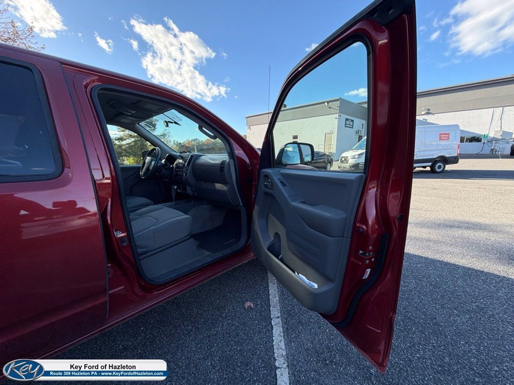 Used 2018 Nissan Frontier SV AWD/4WD image 17