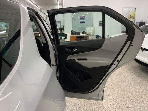 Used 2019 Chevrolet Equinox LS AWD/4WD image 31