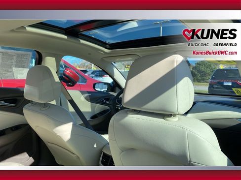 Used 2024 Chevrolet Malibu LT image 36