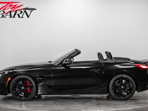 Used 2025 BMW Z4 M40i w/ Edition image 2