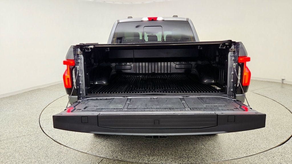 Used 2023 Ford F150 Lightning Platinum AWD/4WD image 22