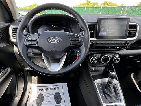 Used 2023 Hyundai Venue SEL w/ Cargo Package image 6