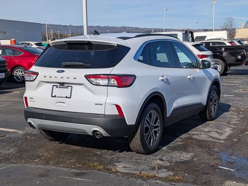 Used 2021 Ford Escape SEL image 3