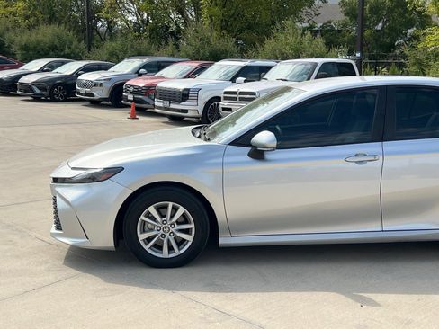 Used 2026 Toyota Camry LE FWD image 7