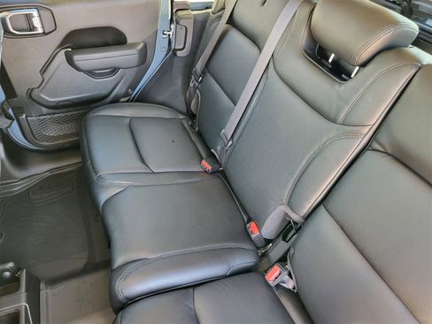 Used 2025 Jeep Wrangler Sport S image 28