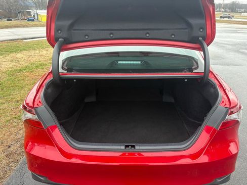 Used 2024 Toyota Camry LE image 4