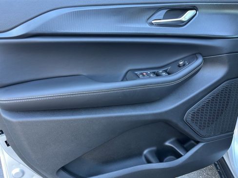 New 2025 Jeep Grand Cherokee L Altitude image 25