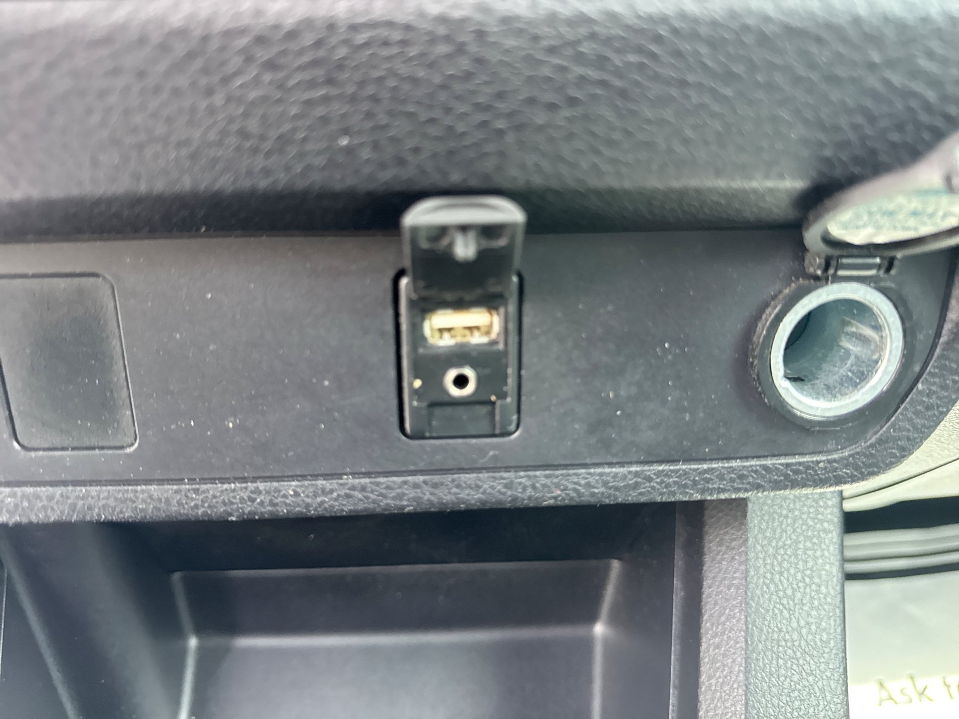 Used 2016 Toyota Tacoma SR5 RWD image 21