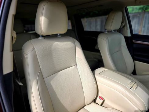 Used 2017 Toyota Highlander Limited Platinum AWD/4WD image 44