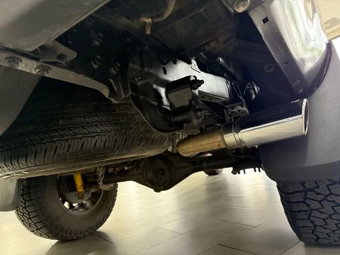 Used 2017 Toyota Tacoma SR image 34