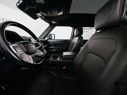 Used 2023 Land Rover Defender 130 SE image 19