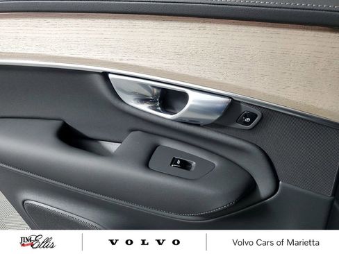 New 2025 Volvo XC90 B6 Core w/ Climate Package image 19