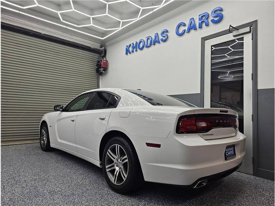 Used 2014 Dodge Charger R/T RWD image 3