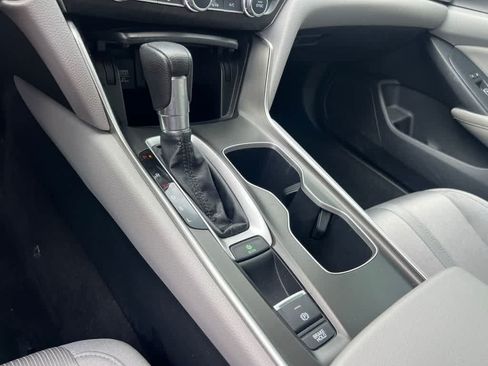 Used 2019 Honda Accord EX image 32