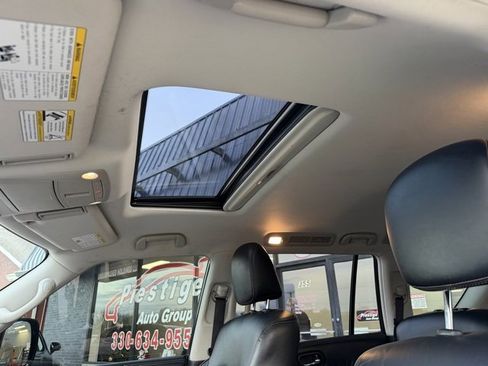 Used 2019 Nissan Armada SL w/ Premium Package image 9