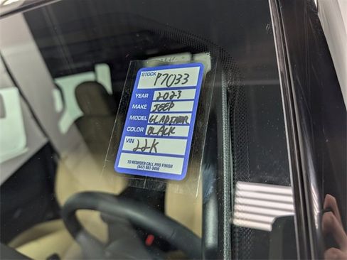 Used 2023 Jeep Gladiator Willys image 30