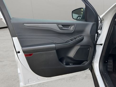 Used 2025 Ford Escape Active image 10