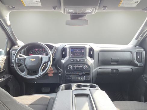 Used 2024 Chevrolet Silverado 2500 Custom w/ Custom Value Package image 27