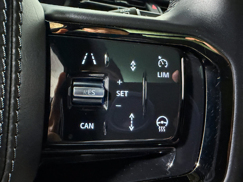 Used 2025 Land Rover Range Rover Velar Dynamic SE AWD/4WD image 30