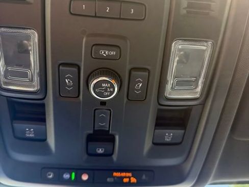 Used 2021 Chevrolet Tahoe RST w/ Luxury Package AWD/4WD image 20