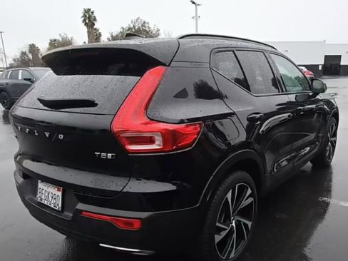 Used 2019 Volvo XC40 T5 R-Design image 10