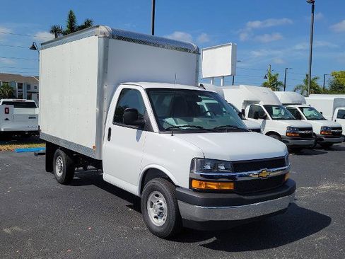 New 2025 Chevrolet Express 3500 w/ Power Convenience Package image 23