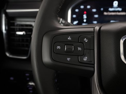 Used 2025 GMC Sierra 3500 Denali Ultimate image 21