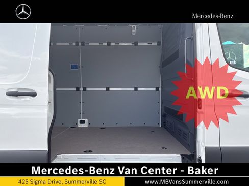 Used 2024 Mercedes-Benz Sprinter 2500 image 19