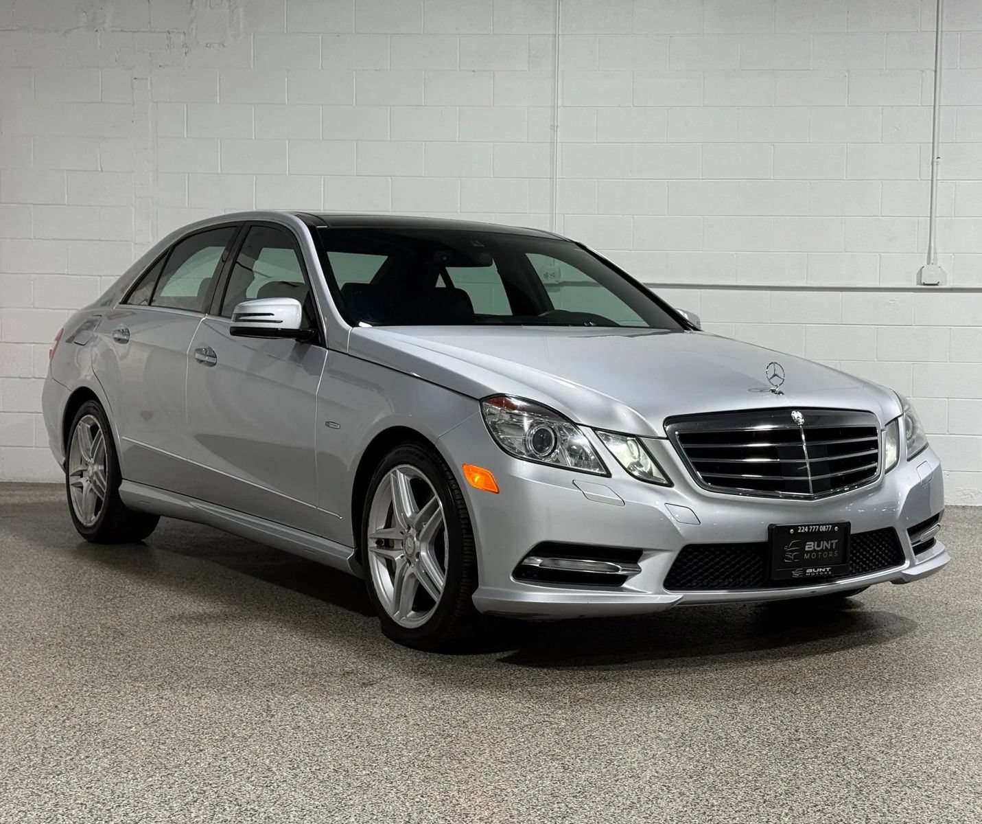 Used 2012 Mercedes-Benz E 550 4MATIC Sedan image 4