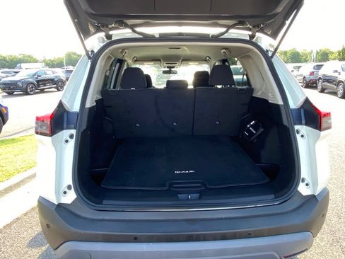Used 2023 Nissan Rogue SV AWD/4WD image 9