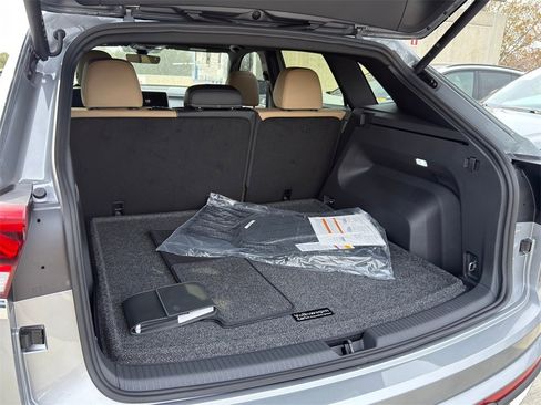 New 2026 Volkswagen Atlas Cross Sport SE image 30