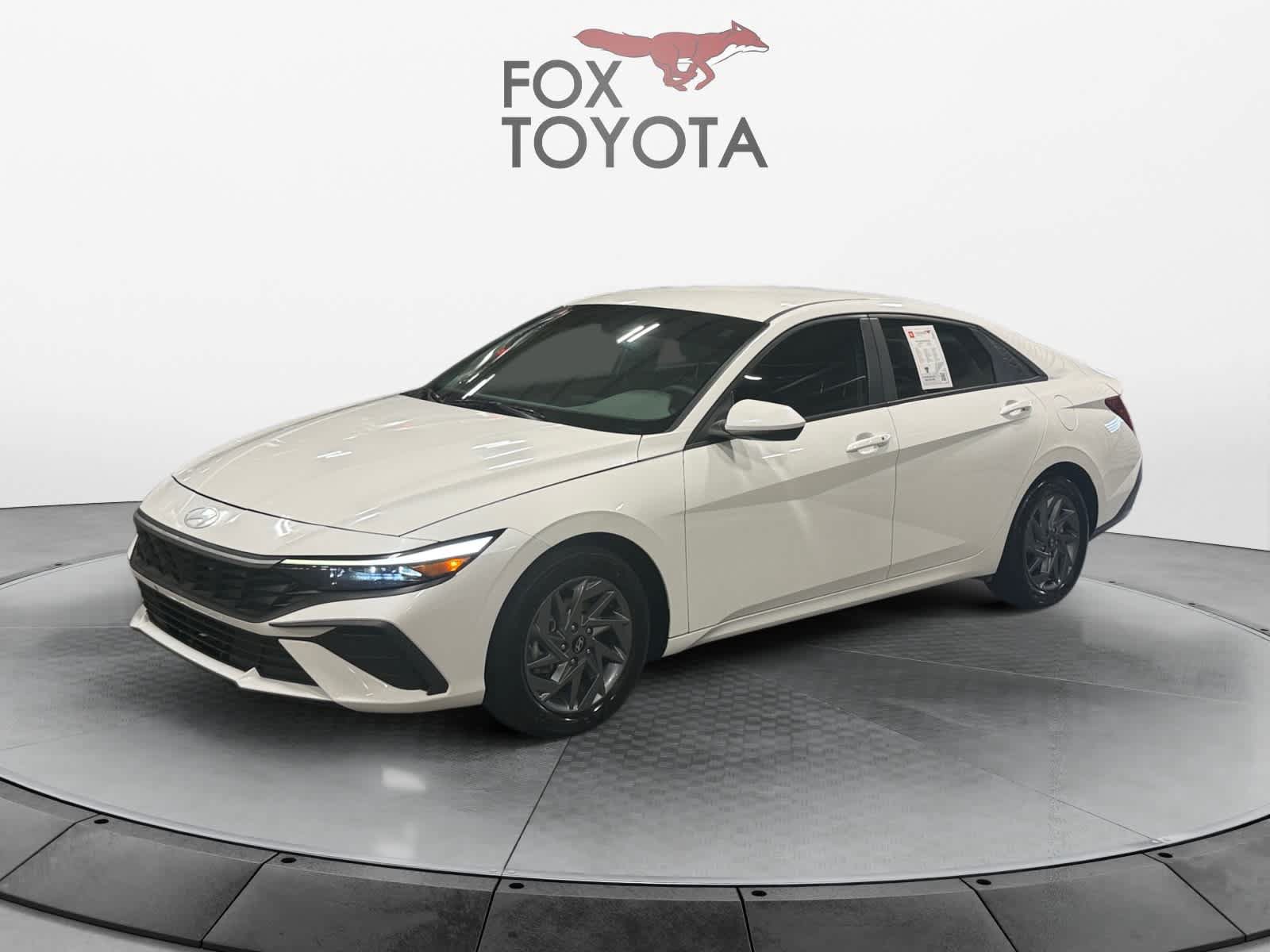 Used 2024 Hyundai Elantra SEL FWD image 1