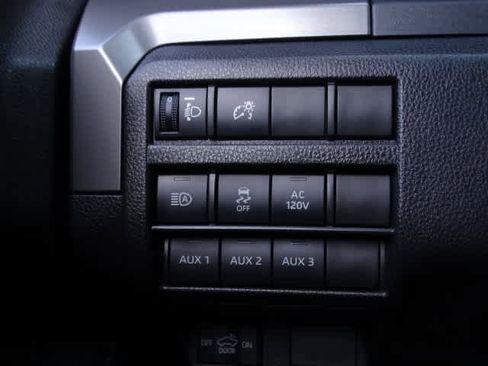 Used 2024 Toyota Tacoma TRD Off-Road image 40