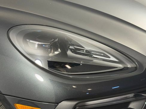 New 2026 Porsche Macan image 15